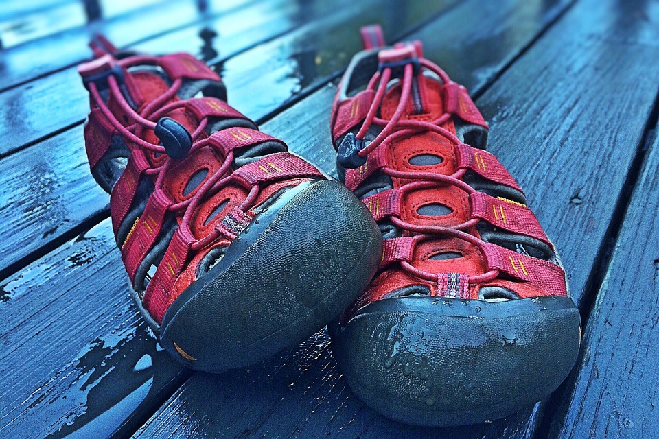 Keen Voyageur Hiking Shoes
